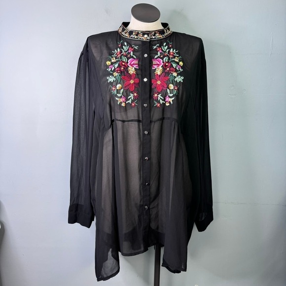 Shein Curve Floral Embroidered Yoke Dip Hem Sheer Black Button Up Blouse Size 5X - Picture 1 of 12